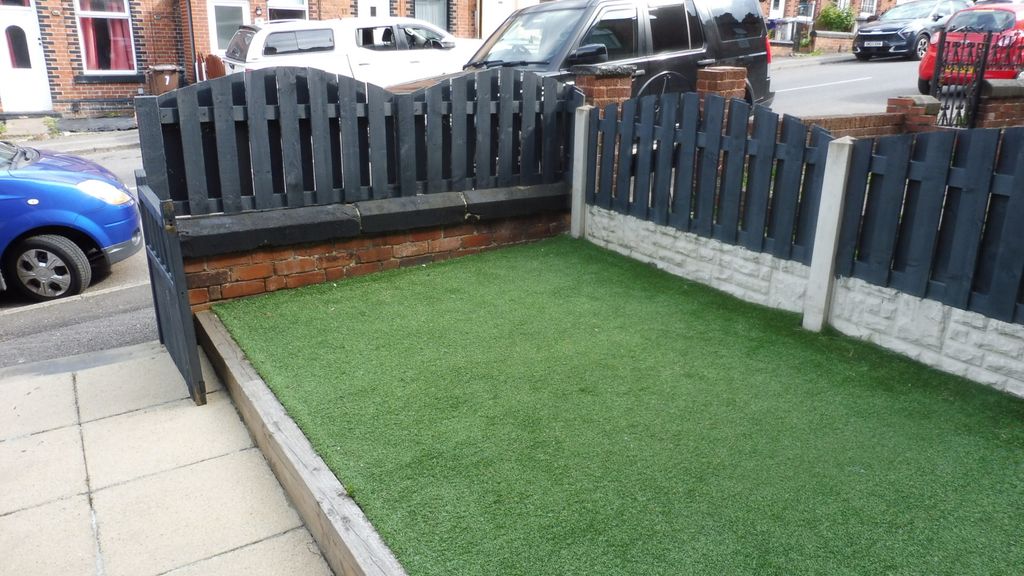 Property photo 2 of 19 Front Garden