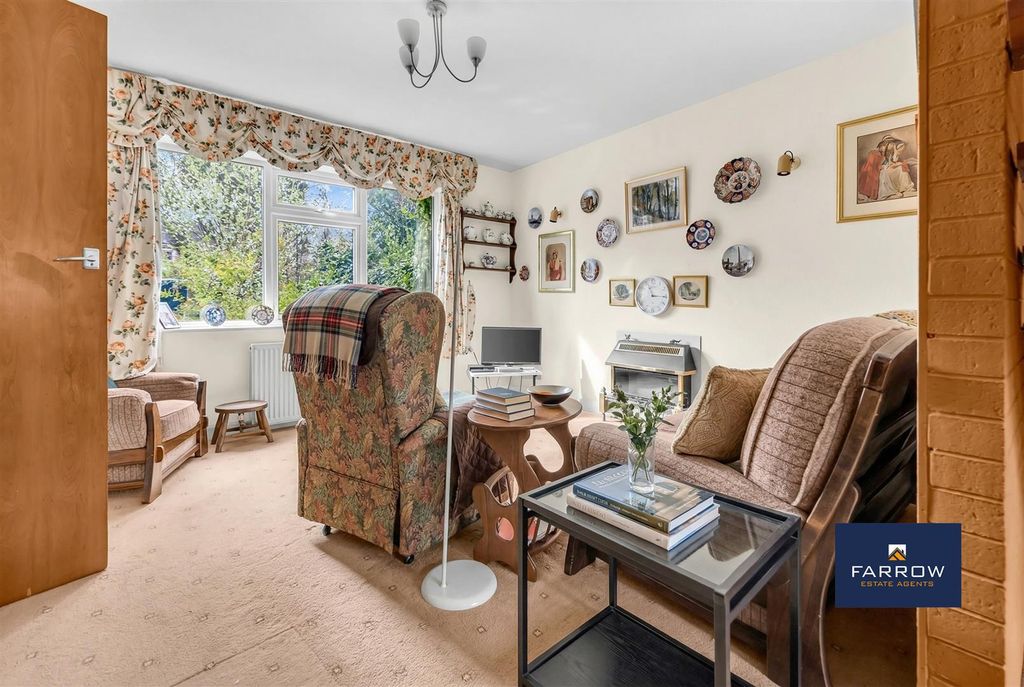 Property photo 3 of 40 Living Room