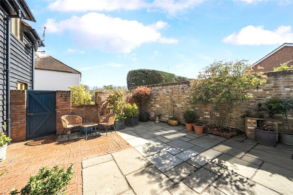 Property photo 3 of 19 Picture No. 02