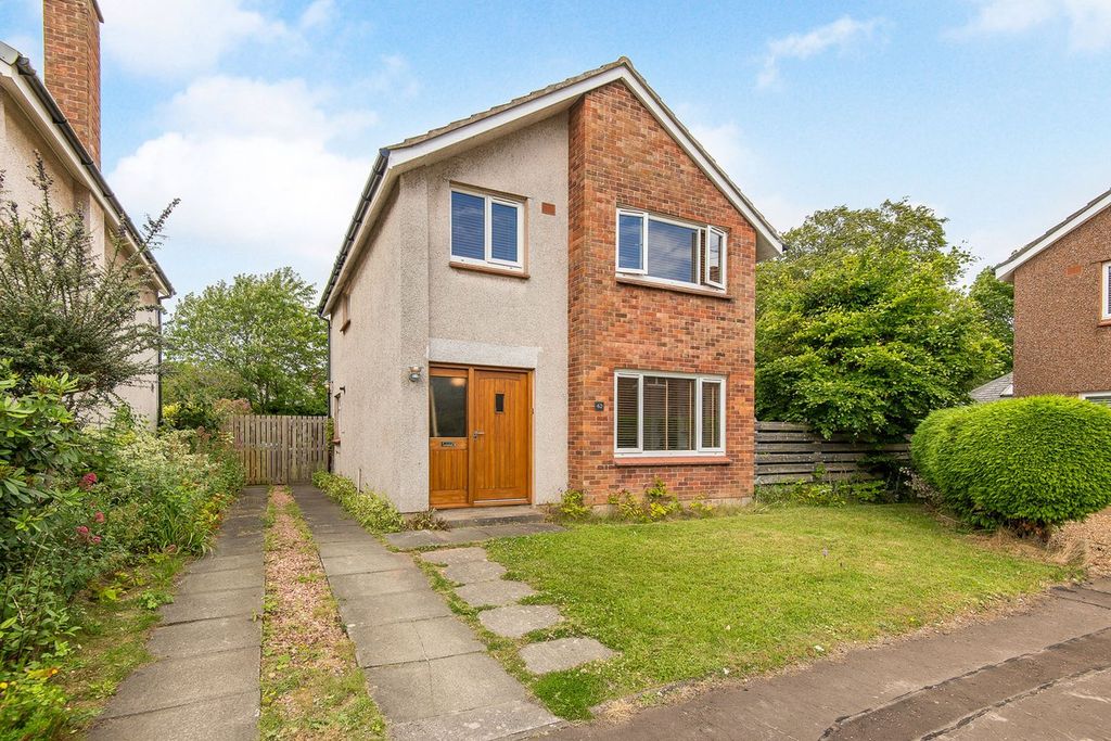 Property photo 1 of 18