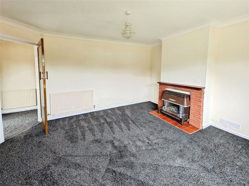 Property photo 3 of 10 Living Room