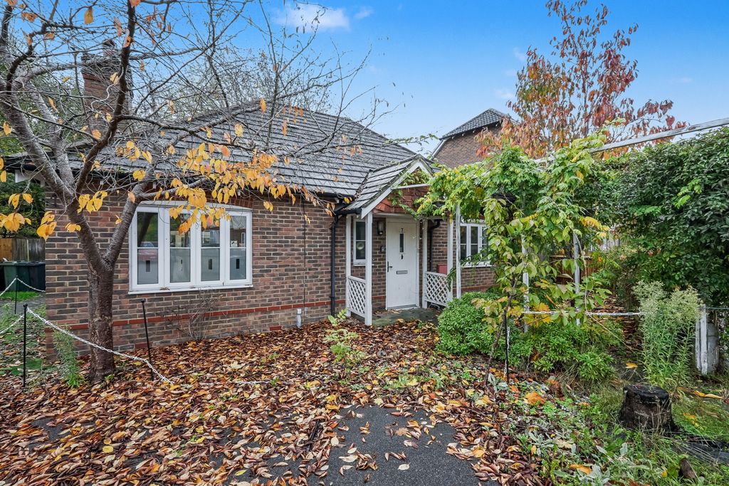 Property photo 1 of 20 7 Greyhound Chase, Ashford, Kent, Tn23 5Ll