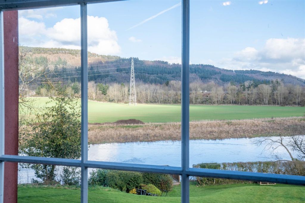 Property photo 2 of 19 Dsc09870-Hdr.Jpg