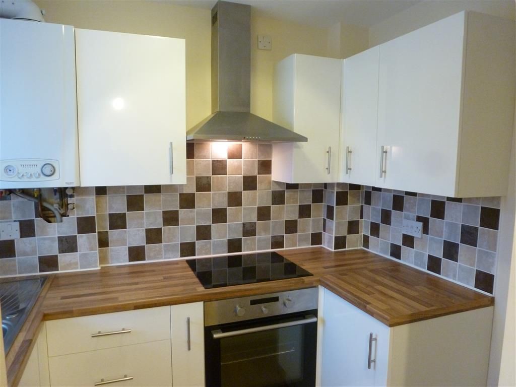 Property photo 2 of 8 Kitchen