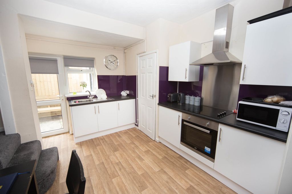 Property photo 2 of 7