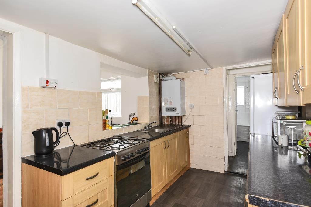Property photo 2 of 10 Kitchen