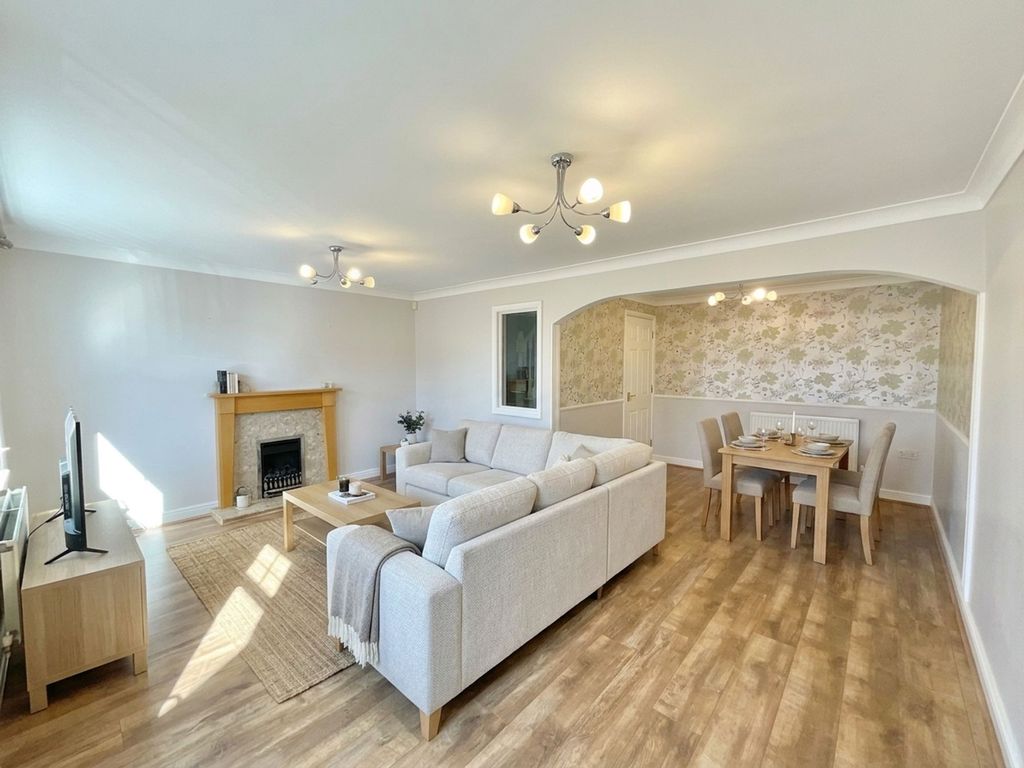 Property photo 2 of 25