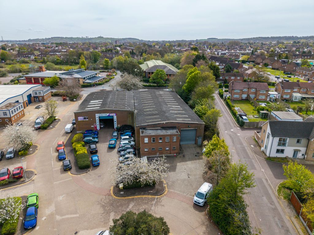 Property photo 2 of 4 Lawrence Way Ind Estate - Dunstable-222.Jpg