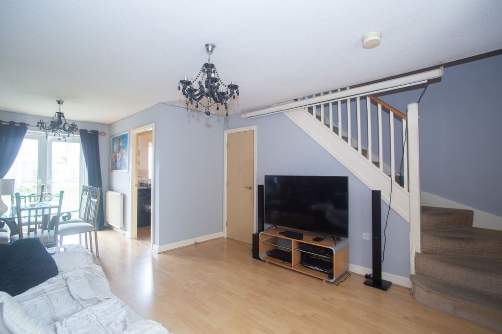 Property photo 2 of 31