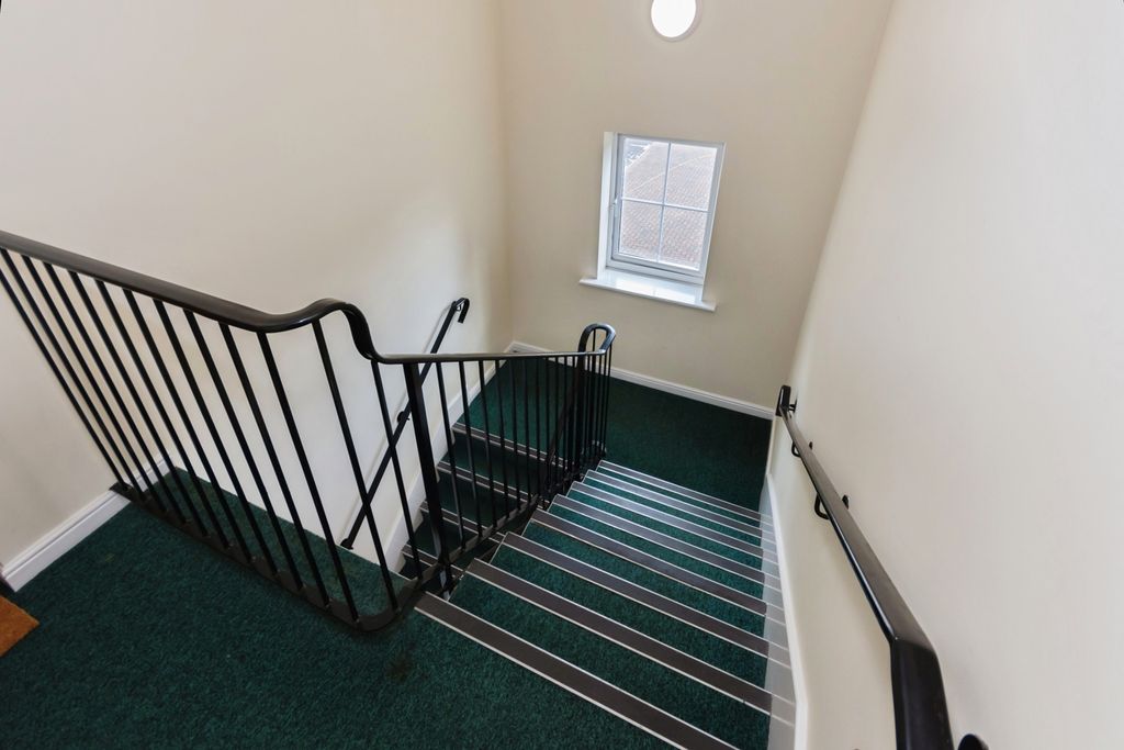 Property photo 2 of 10 Pbox-Img.Jpg