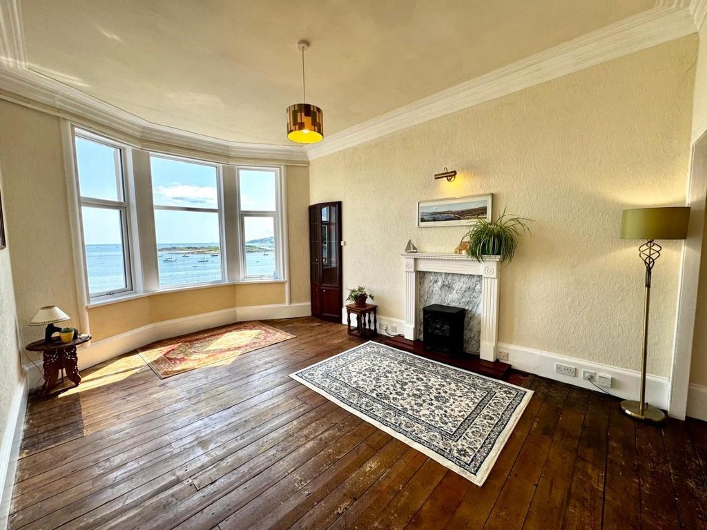 Property photo 2 of 32 Living Room