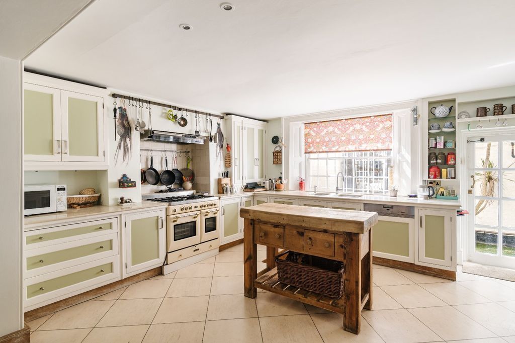Property photo 2 of 26 Kitchen