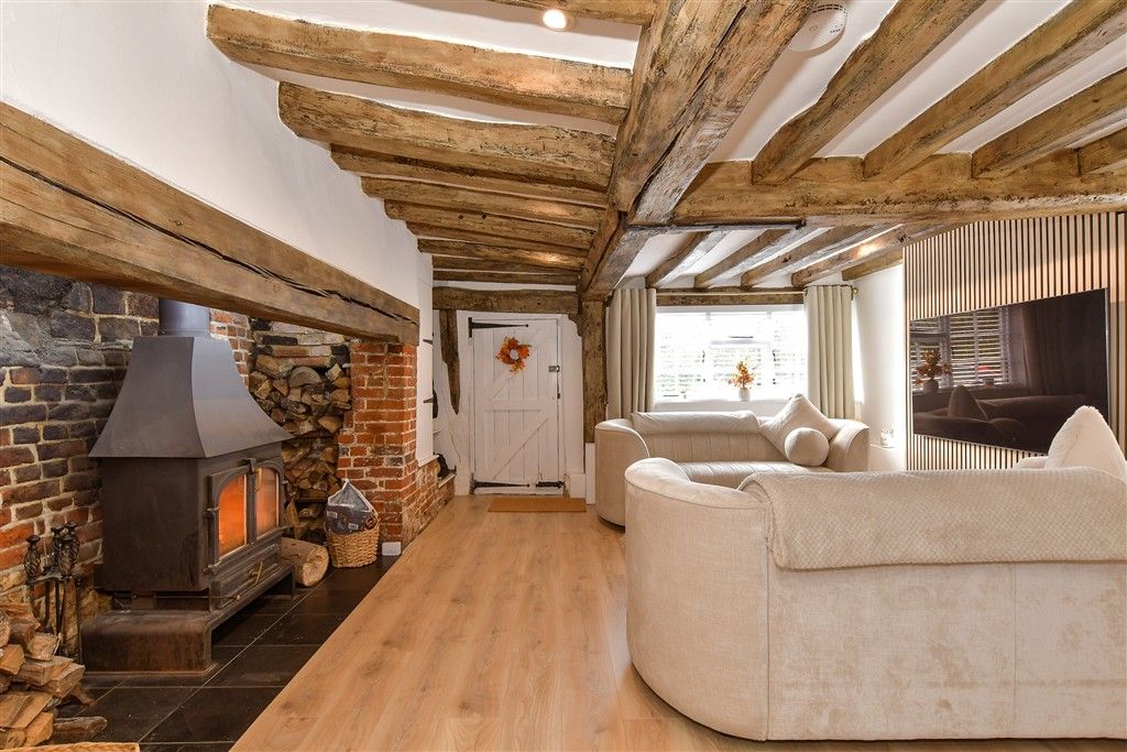 Property photo 3 of 12 Lounge