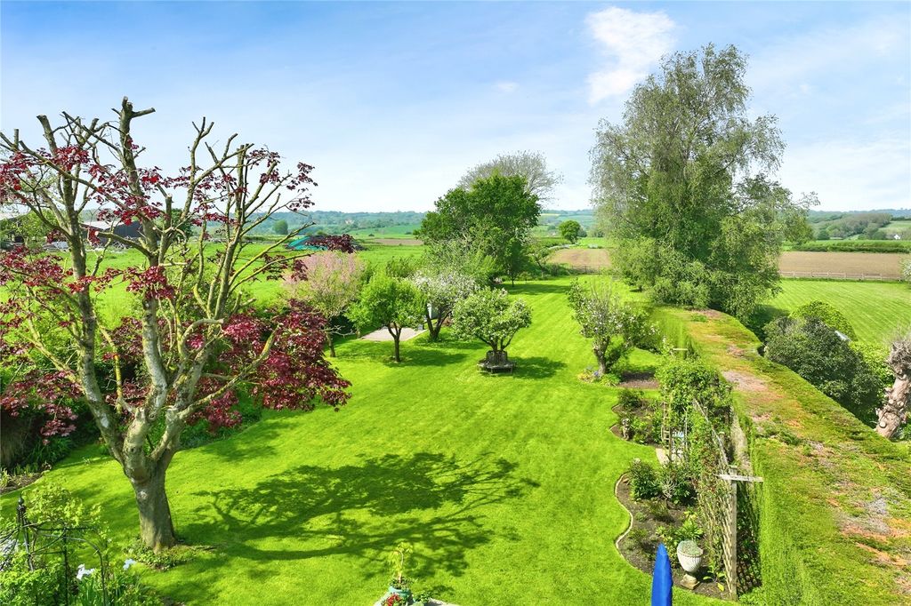 Property photo 2 of 19 Picture No. 44