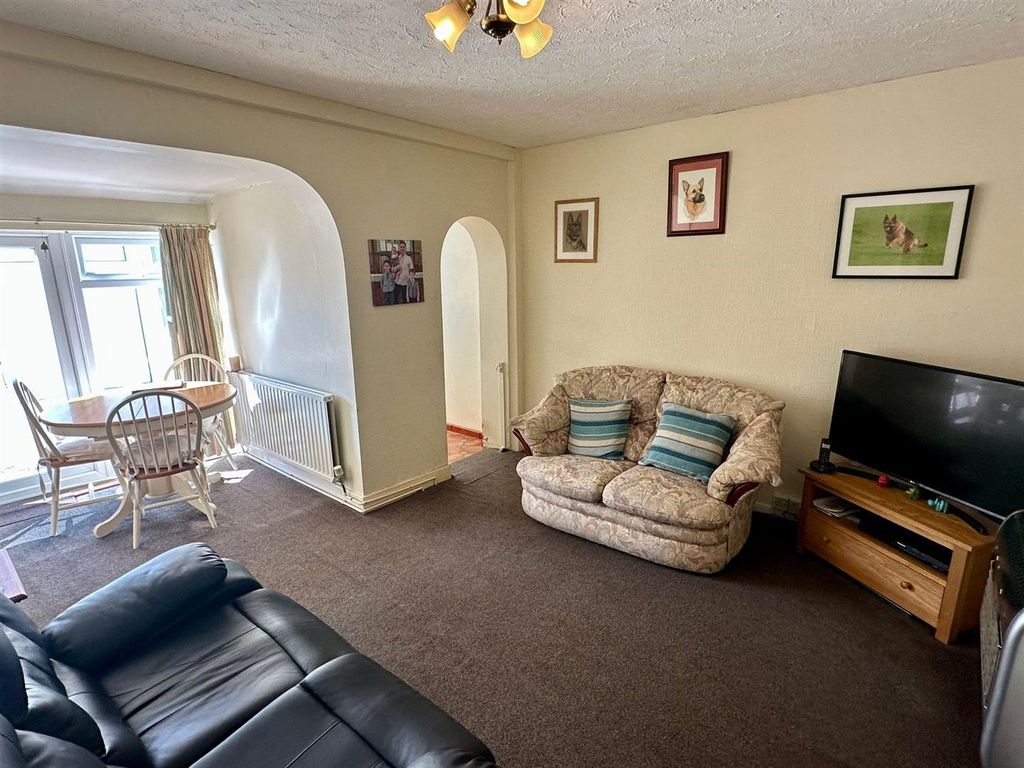 Property photo 3 of 19