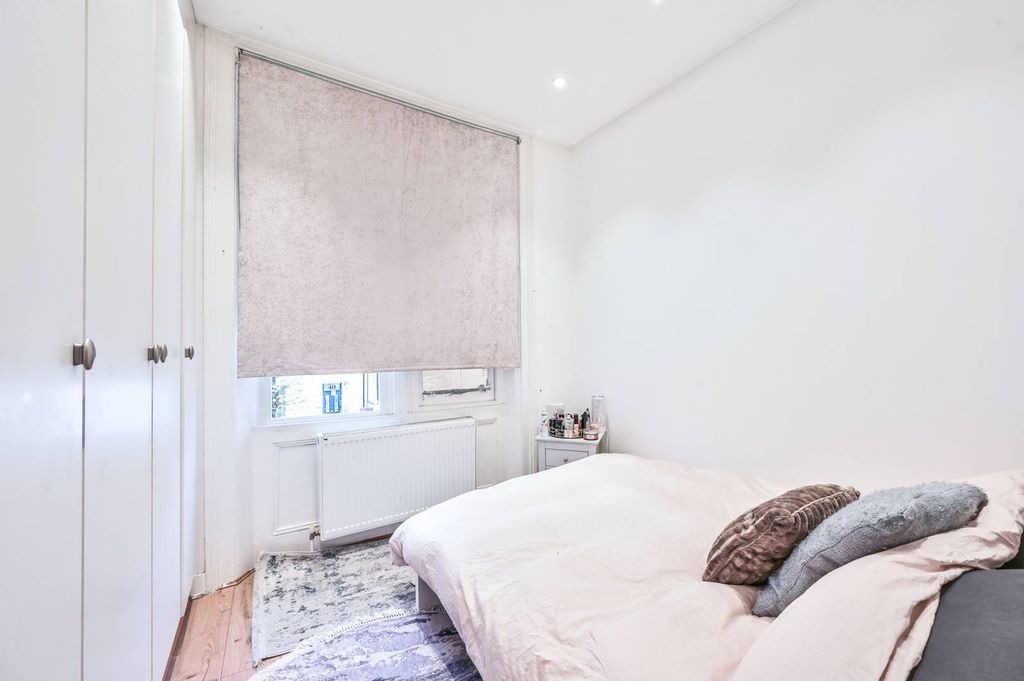 Property photo 3 of 5