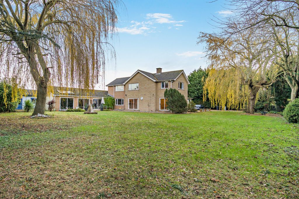 Property photo 2 of 12