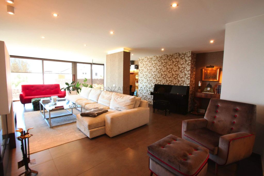 Property photo 3 of 48