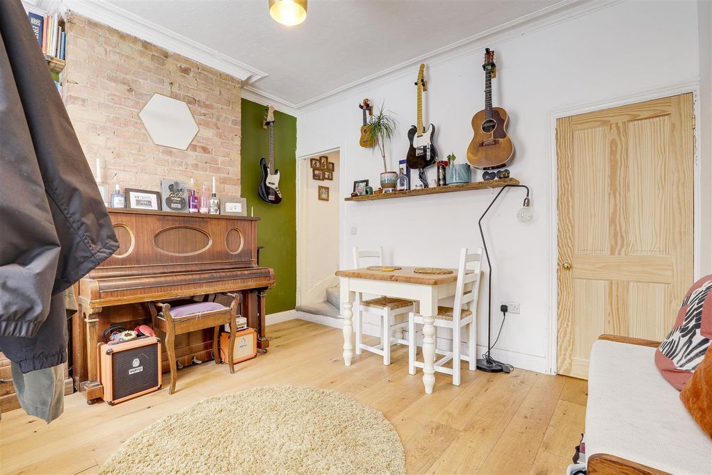 Property photo 3 of 17 02.Jpg