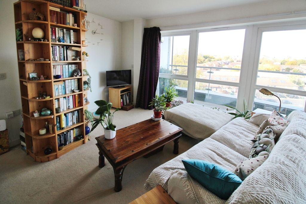 Property photo 3 of 18 Pbox-Img.Jpg