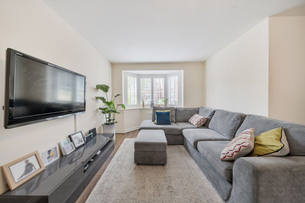 Property photo 3 of 12