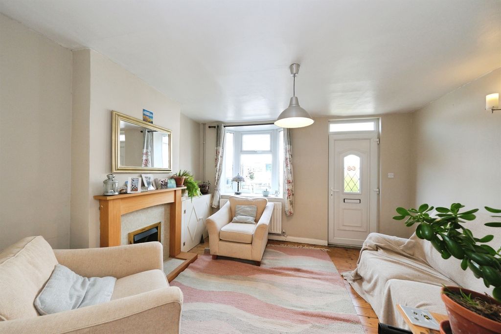 Property photo 3 of 16