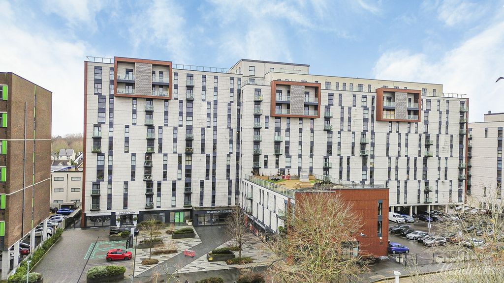 Property photo 1 of 28