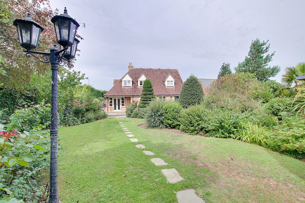 Property photo 1 of 35