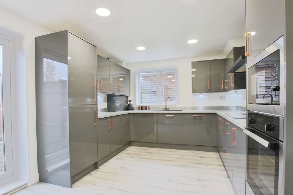 Property photo 2 of 13 5059245