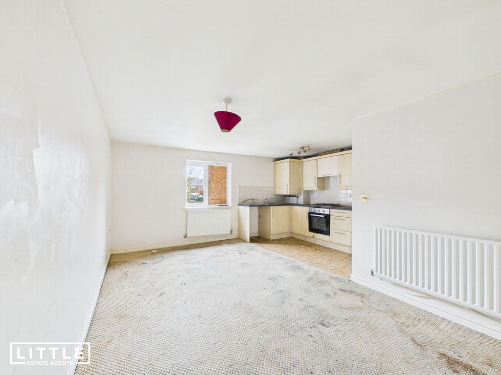 Property photo 3 of 9 Photo 6