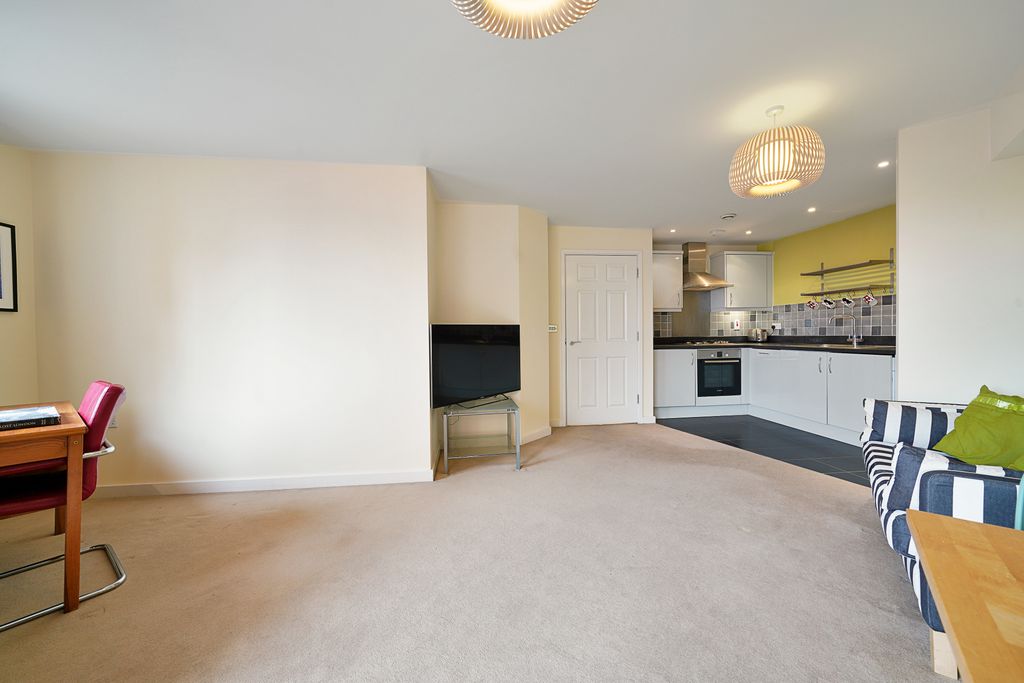 Property photo 3 of 21