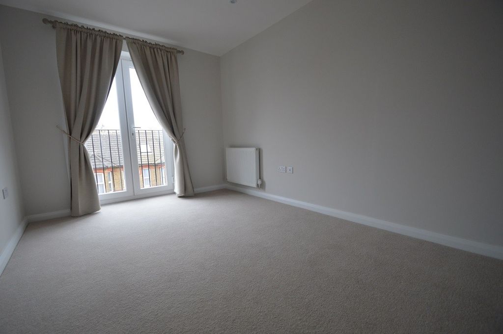 Property photo 2 of 8 Bedroom