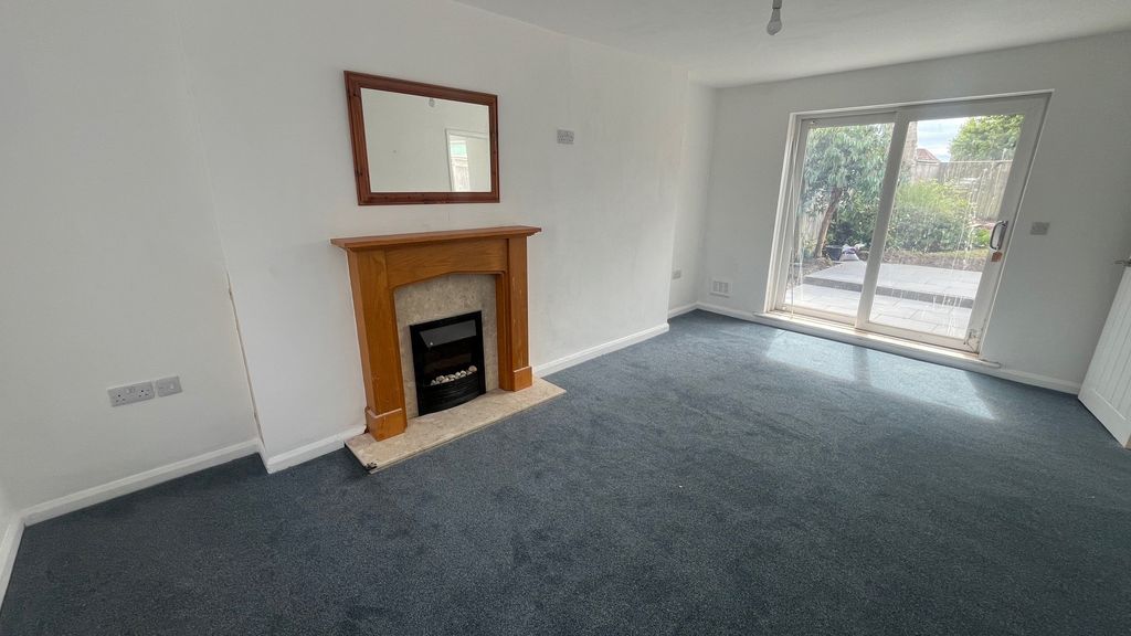 Property photo 2 of 21