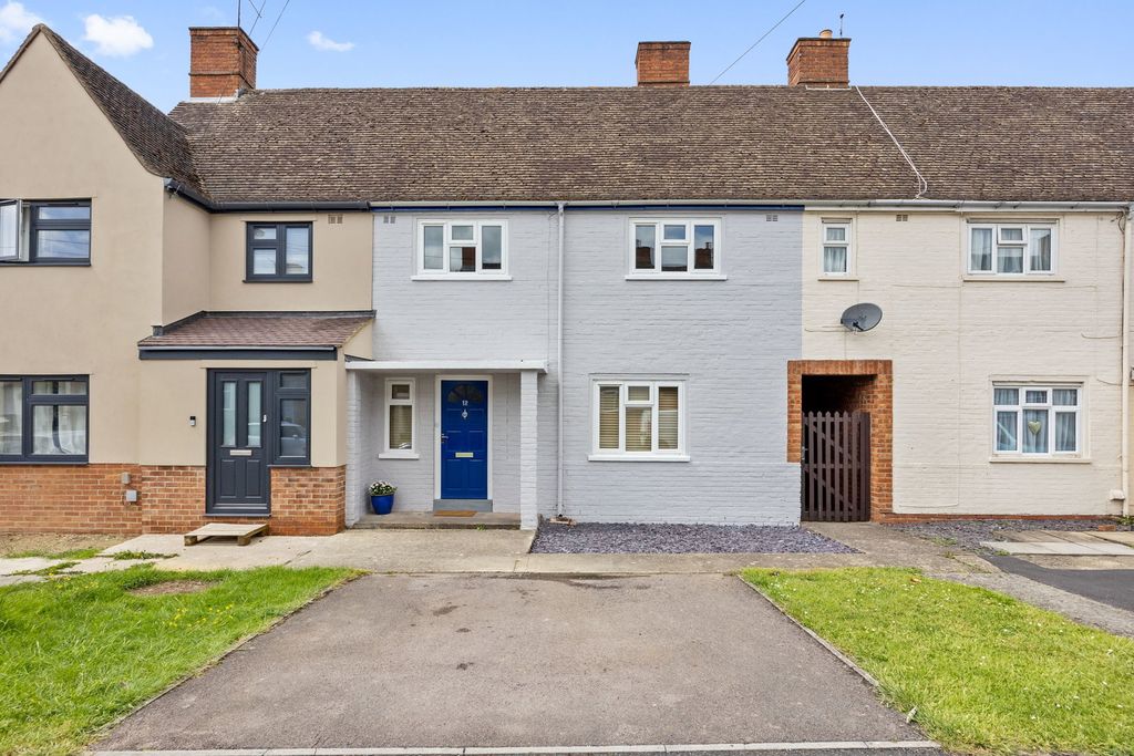Property photo 1 of 17