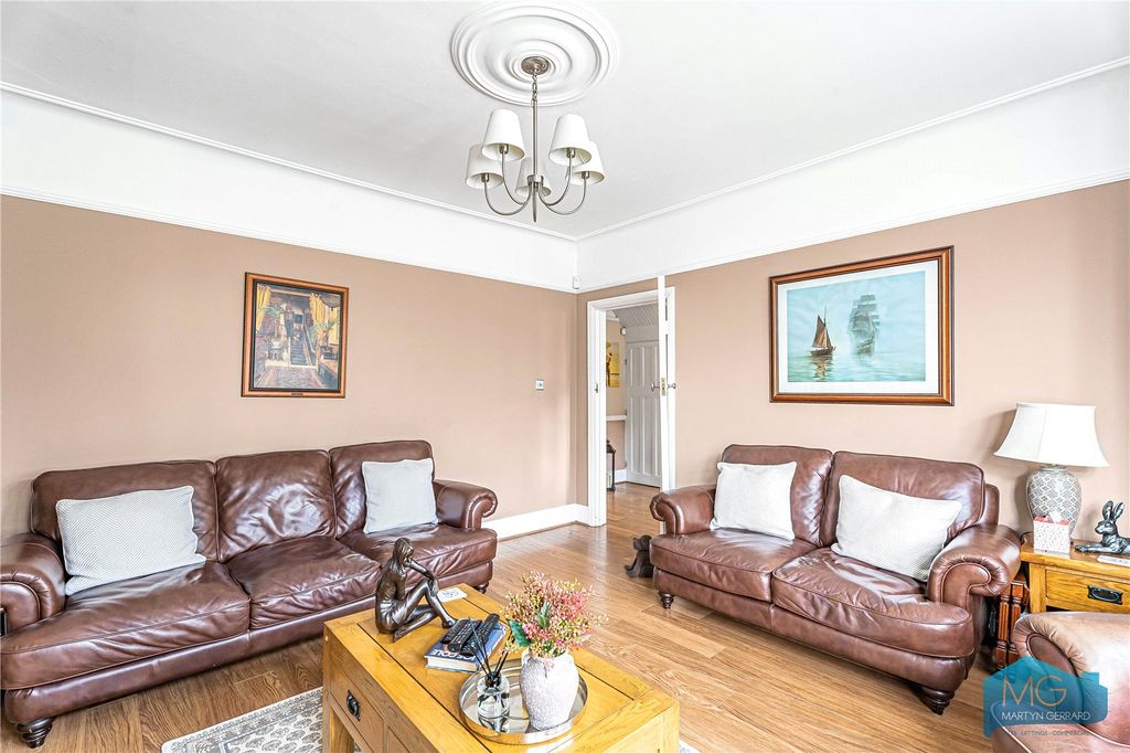 Property photo 3 of 35 Picture No. 29