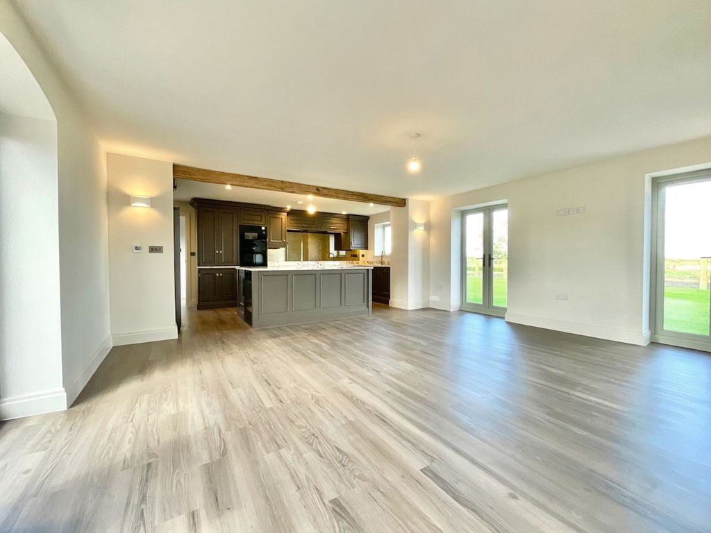 Property photo 2 of 45