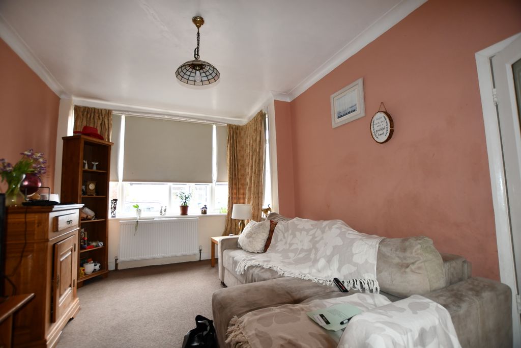 Property photo 3 of 20