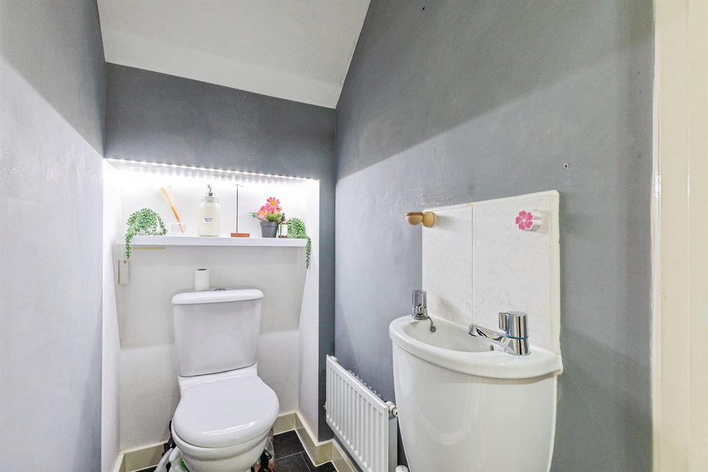 Property photo 3 of 16