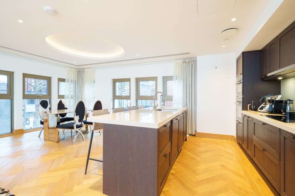 Property photo 3 of 16 Abell House 05 Of 20