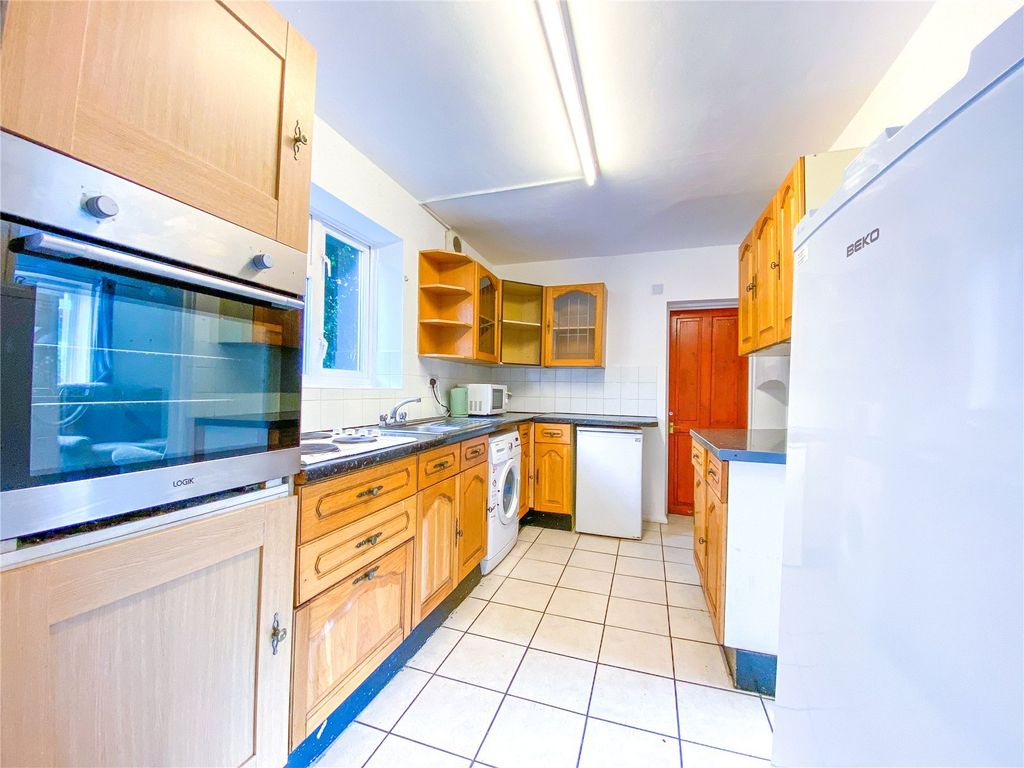 Property photo 1 of 11 Kichen