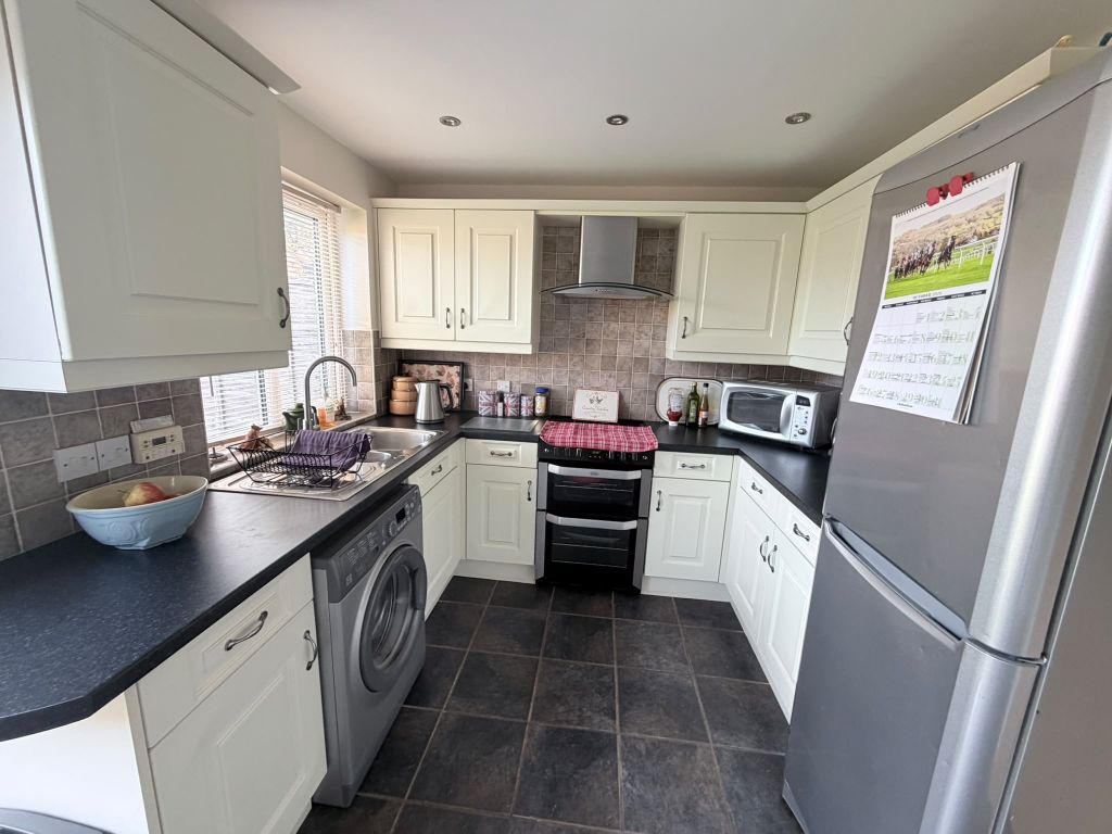 Property photo 3 of 14 Hinckley Rd 6