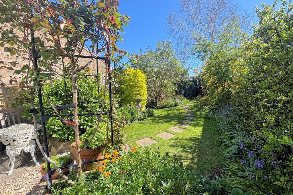 Property photo 1 of 18 Garden