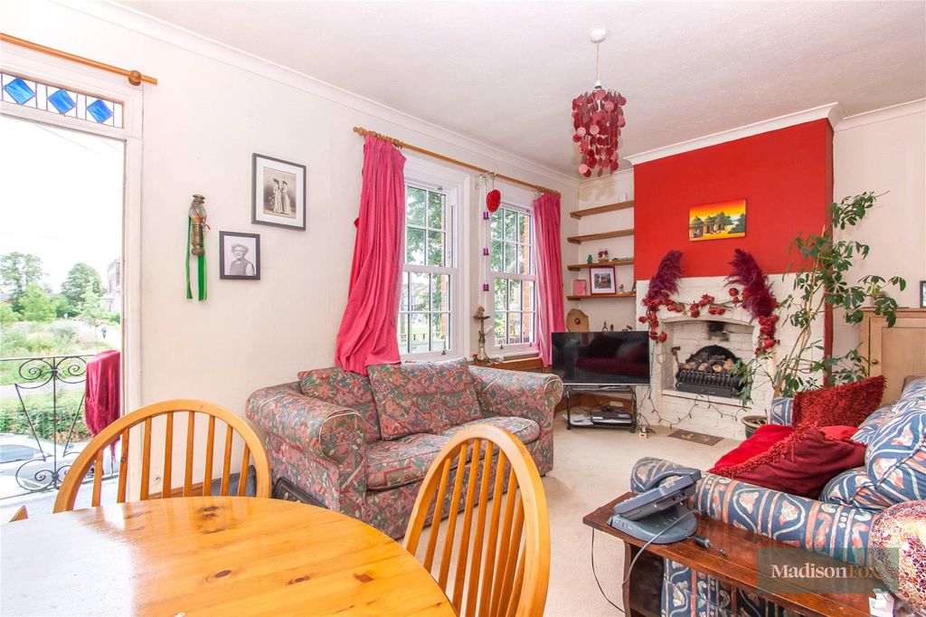 Property photo 2 of 14 Picture No. 30