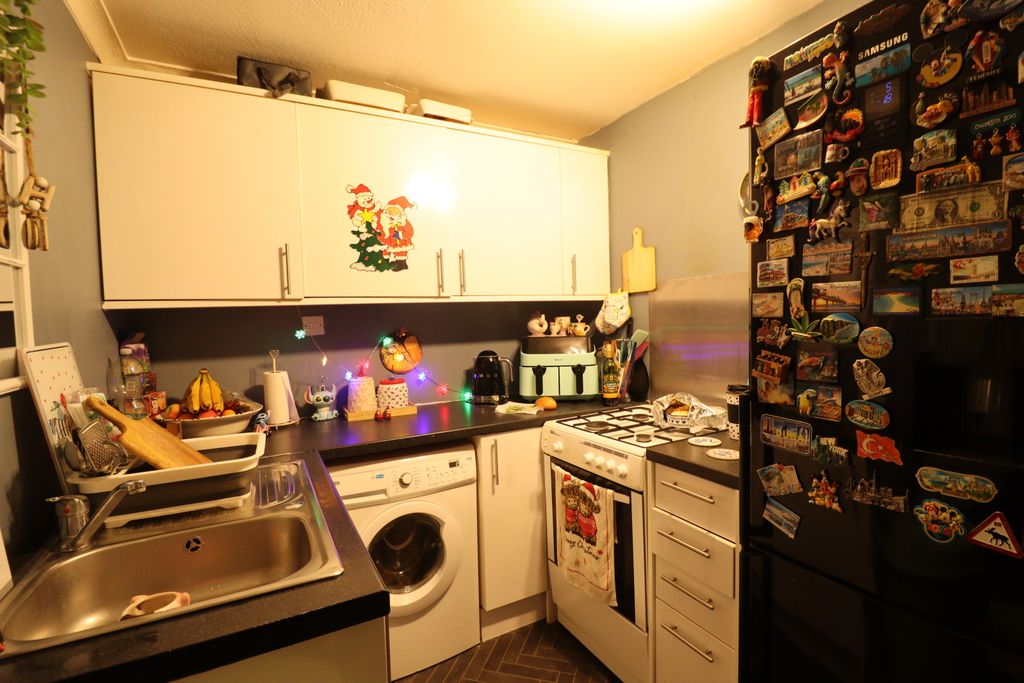 Property photo 3 of 11 Picture No. 14