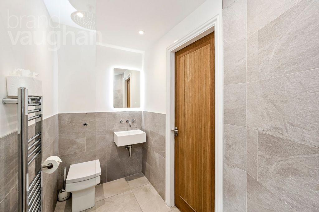 Property photo 3 of 15 Picture No. 10