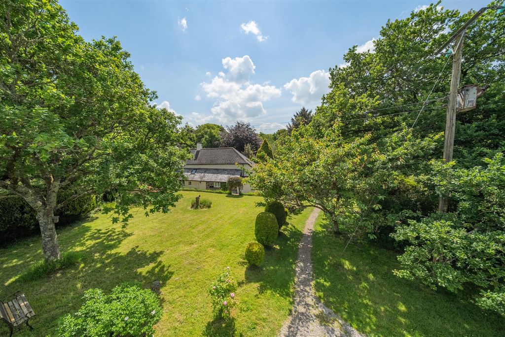 Property photo 1 of 34