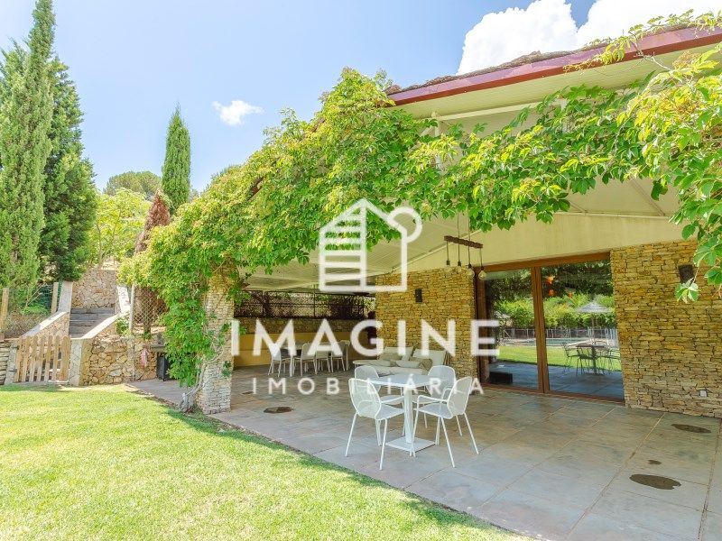 Property photo 3 of 33