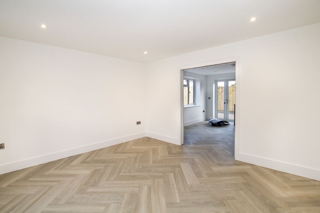 Property photo 3 of 12 Not Specified