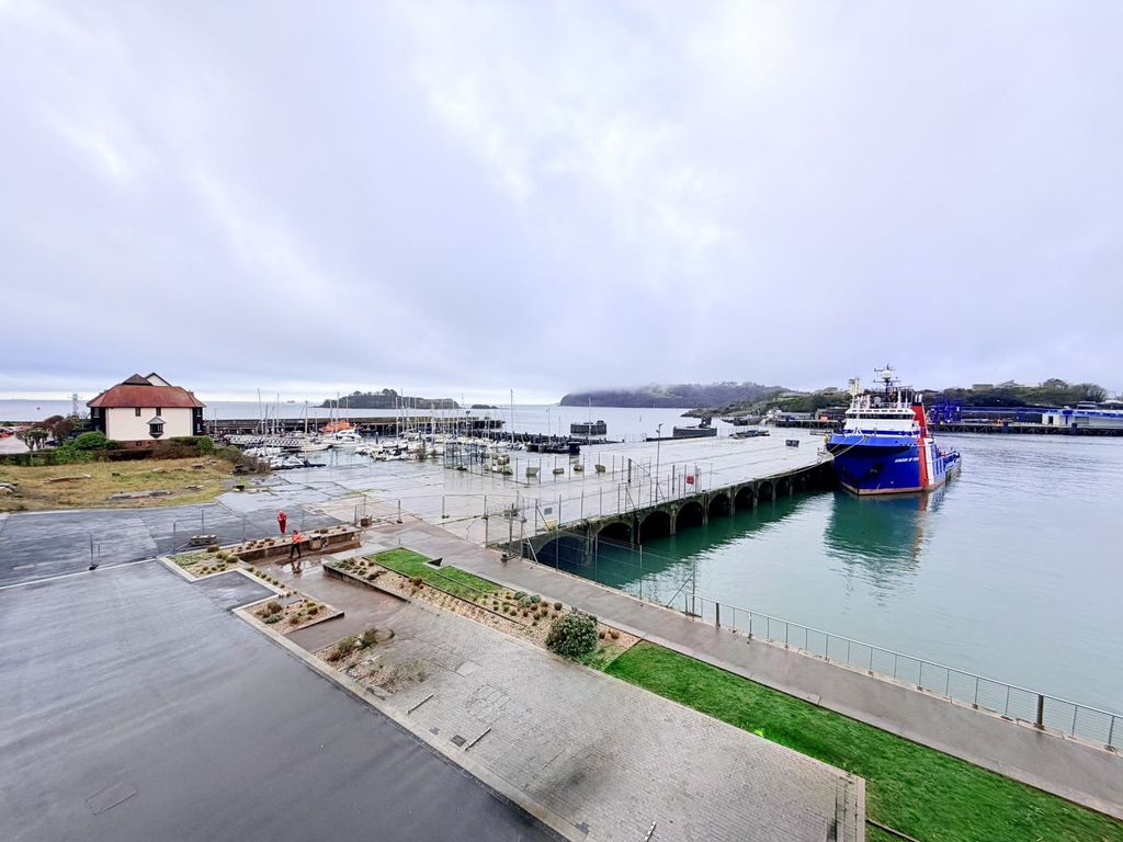 Property photo 2 of 11