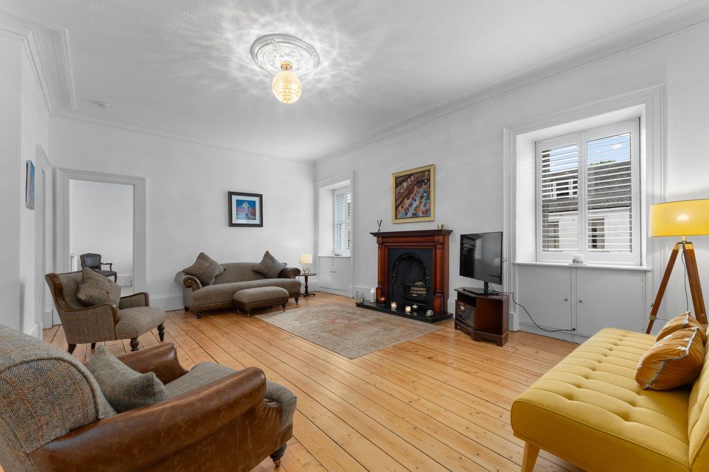 Property photo 2 of 30
